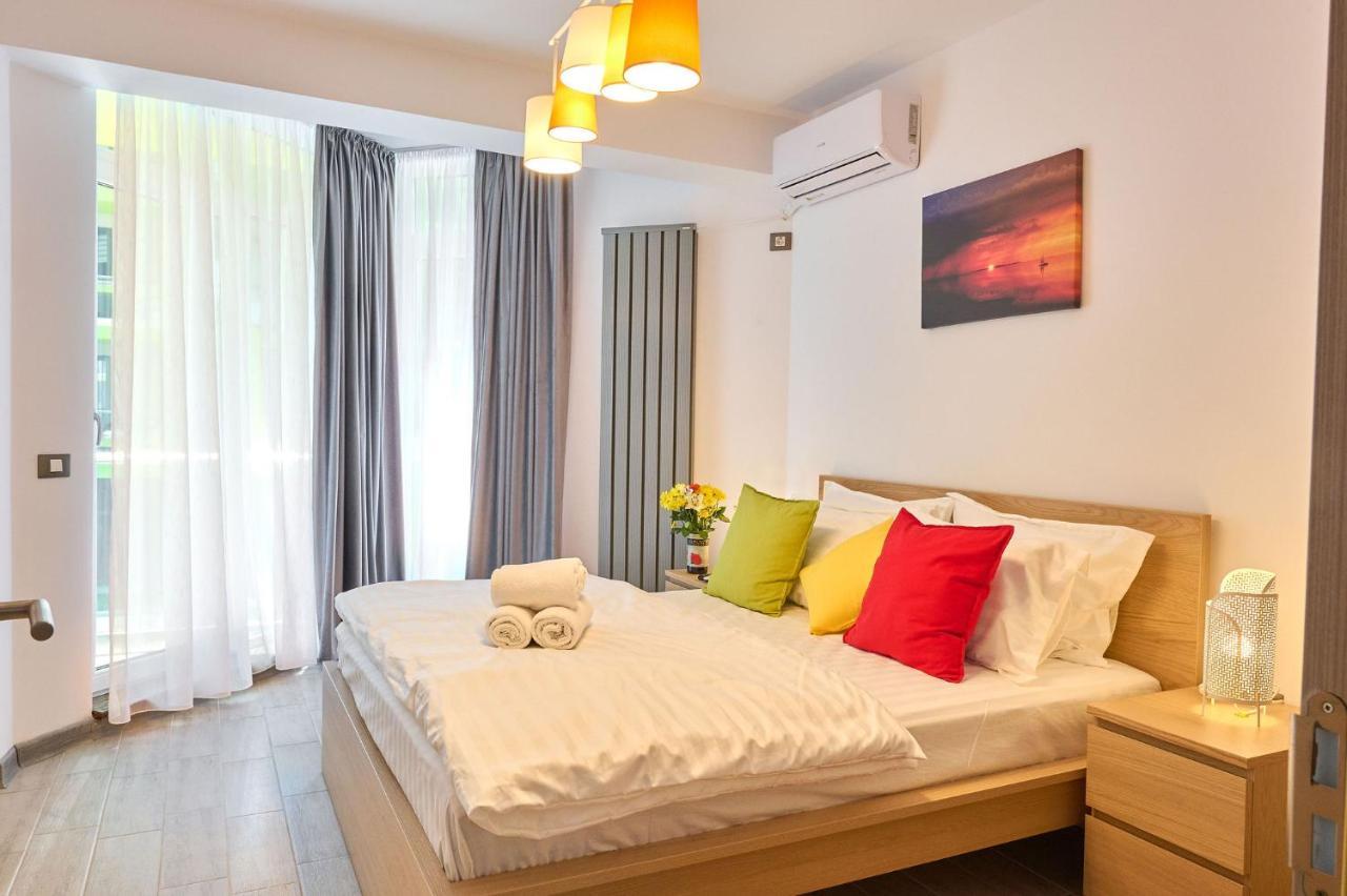 Sun & Fun In Pools Apartament Mamaia